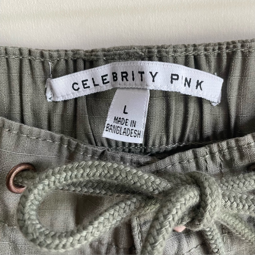 Celebrity Pink Pants
Womens Size L  Parachute Wide Leg Cargo Ripstop
Green NWOT - Picture 3 of 16